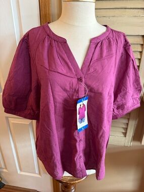 beachlunchlounge Plum Button-Front Split-Neck Blouse